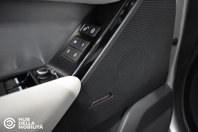 LAND ROVER Range Rover Velar 2.0D I4 240 CV R-Dynamic S